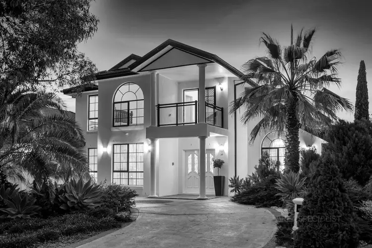 36 South Shore Avenue, Sanctuary Lakes VIC 3030