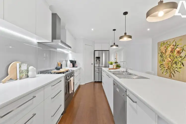 Sixth view of Homely house listing, 2 Tranquil Court, Langwarrin VIC 3910