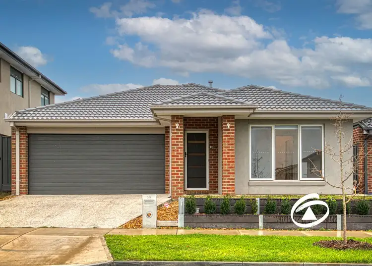 15 Caravan Parade, Berwick VIC 3806