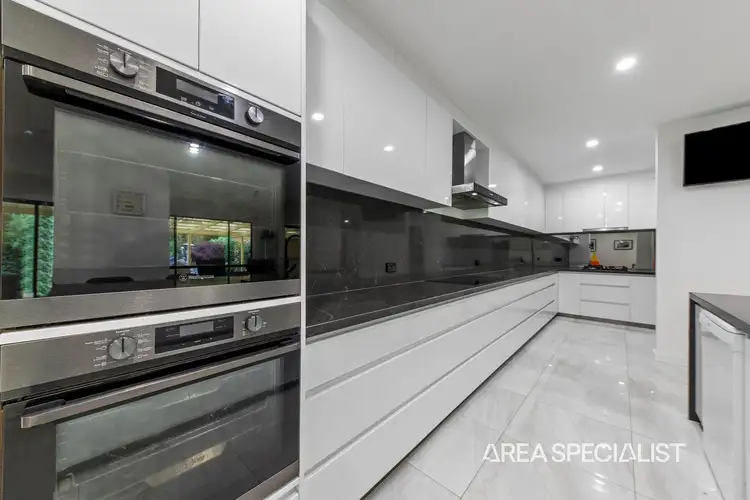 Fifth view of Homely house listing, 10 Camelot Court, Warragul VIC 3820