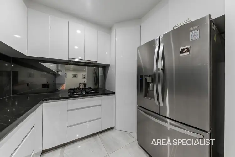 Sixth view of Homely house listing, 10 Camelot Court, Warragul VIC 3820