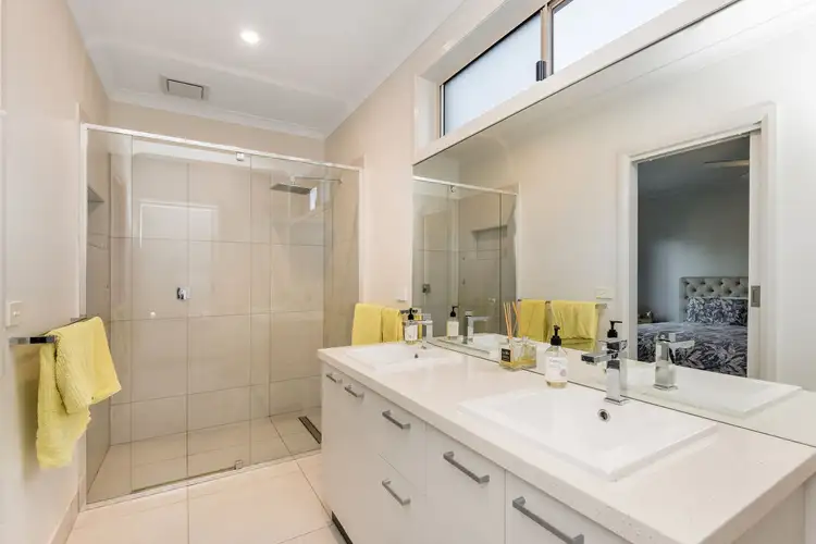 Fifth view of Homely house listing, 8 Elsworth Drive, Strathfieldsaye VIC 3551