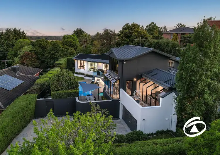 6 McKay Close, Berwick VIC 3806