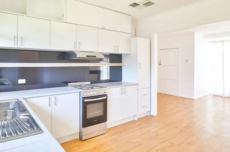 Seventh view of Homely house listing, 2 Murray Avenue, Red Cliffs VIC 3496