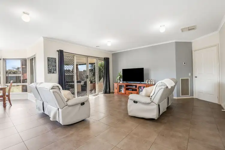 Fifth view of Homely house listing, 7 Dino Court, Junortoun VIC 3551