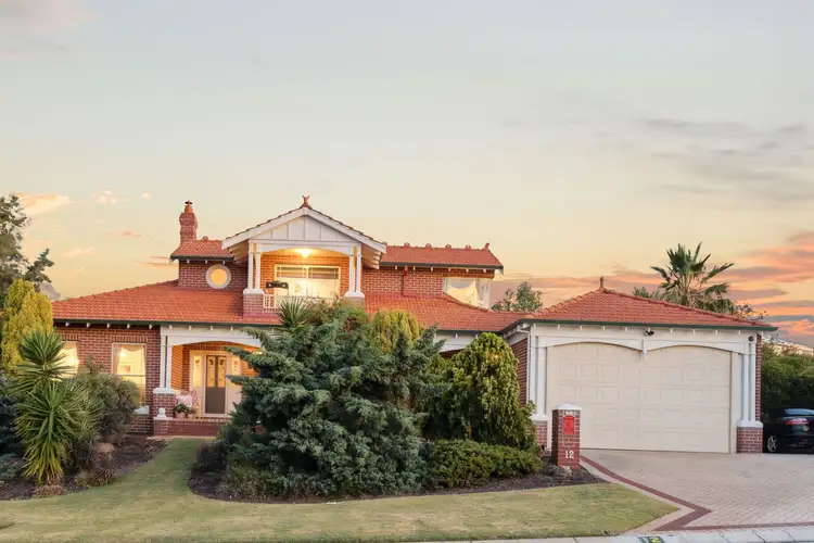 12 Warringah Close, Kallaroo WA 6025