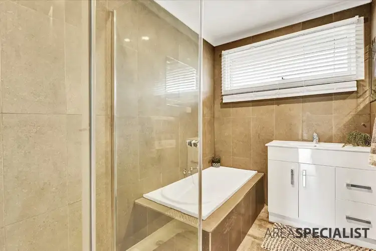 Sixth view of Homely house listing, 1/4 Alice Court, Hallam VIC 3803