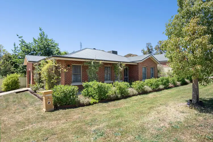 16 Harvey St, West Bendigo VIC 3550