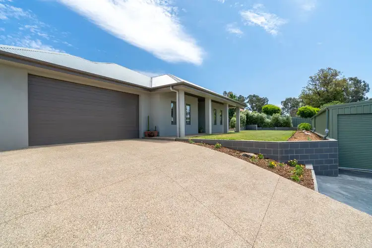 Second view of Homely house listing, 5 Kennewell Street, White Hills VIC 3550