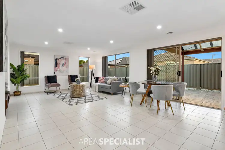 Sixth view of Homely house listing, 17 Bowyer Avenue, Cranbourne East VIC 3977