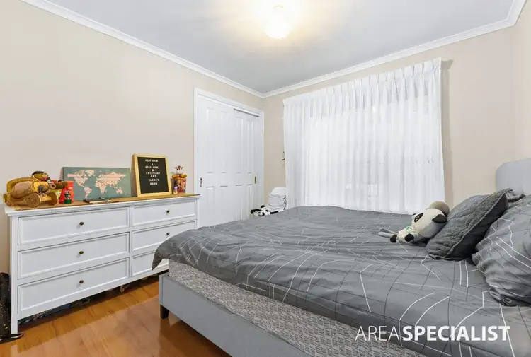 Fifth view of Homely house listing, 8 Turquoise Close, St Albans VIC 3021