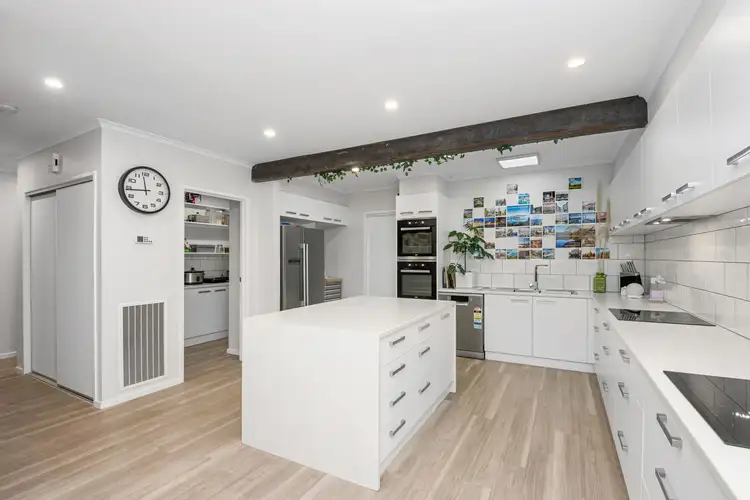 14 Houlahan Street, Flora Hill VIC 3550