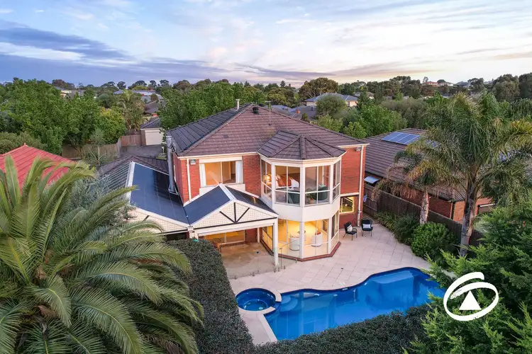 5 McCubbin Way, Berwick VIC 3806