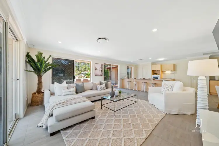 23 Parkway Place, Kenmore QLD 4069