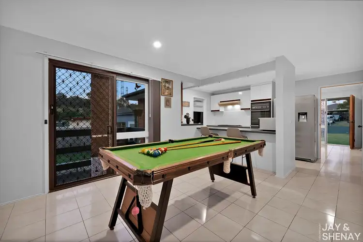 Fifth view of Homely house listing, 8 Douglas Rise, Endeavour Hills VIC 3802