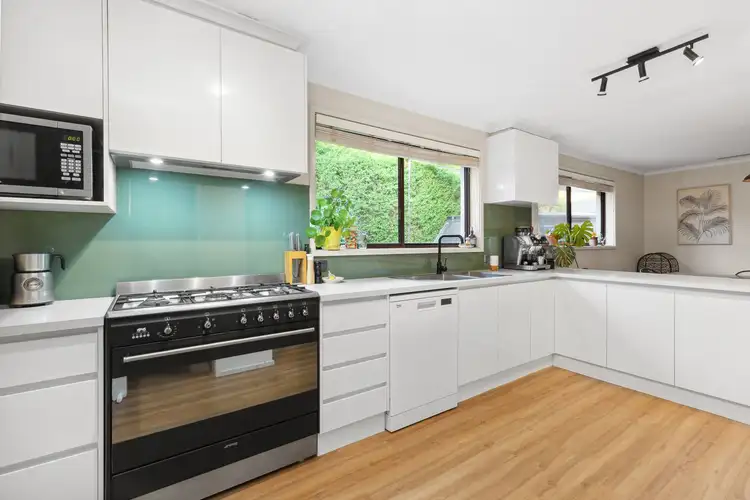 Second view of Homely house listing, 20 Cheriton Drive, Strathdale VIC 3550