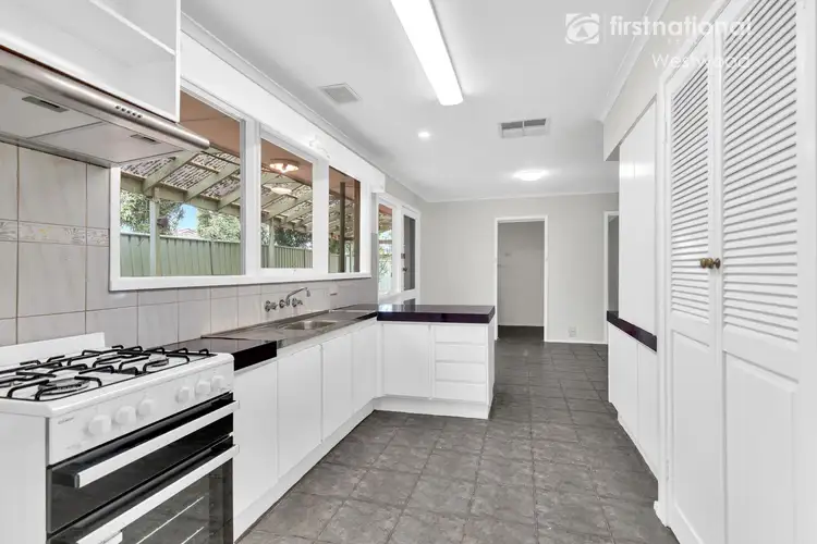 Fifth view of Homely house listing, 2 Greenhill Crescent, Wyndham Vale VIC 3024