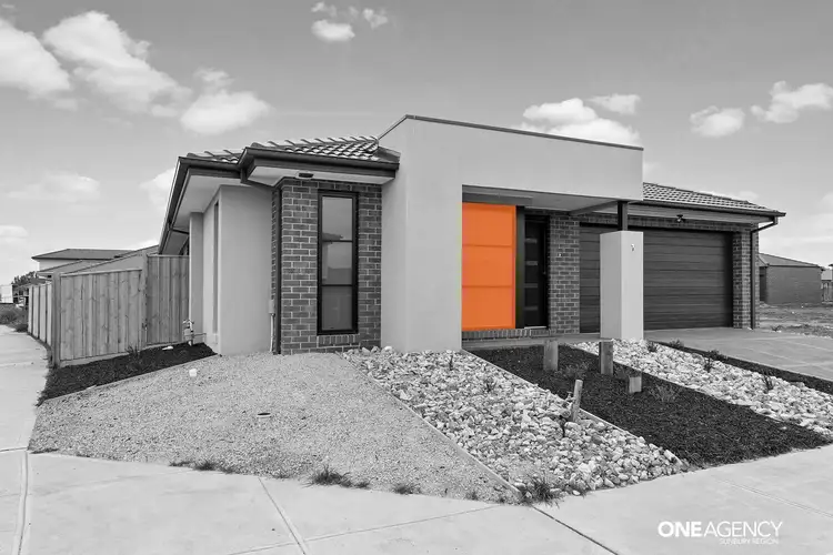 1 Lone Pine Way, Sunbury VIC 3429