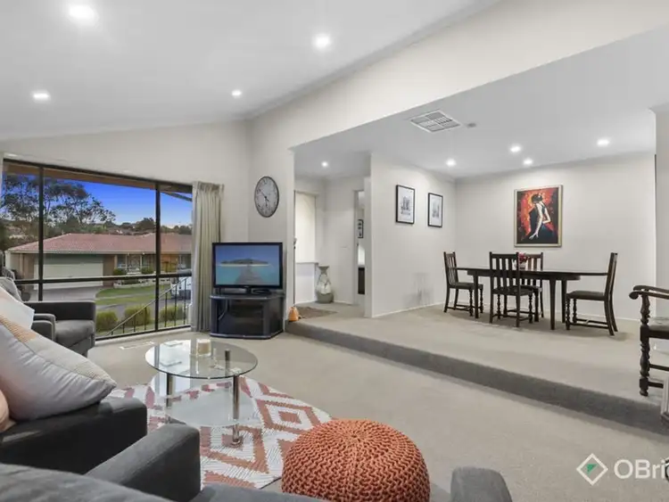 Fifth view of Homely house listing, 2 Forrest Court, Endeavour Hills VIC 3802