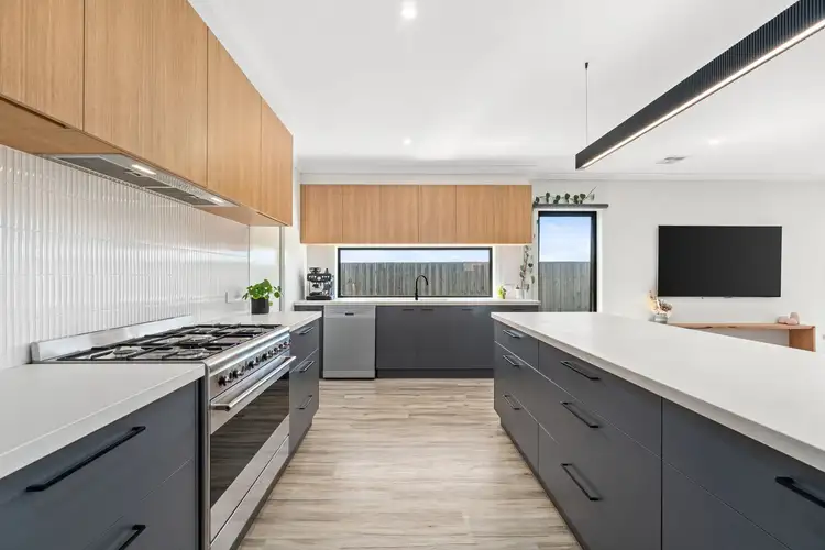 Fifth view of Homely house listing, 10 Portabello Road, Traralgon VIC 3844