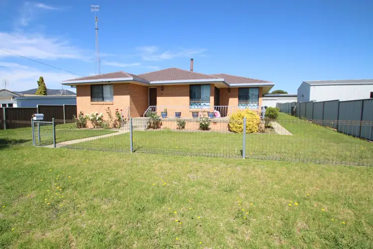 84 Pelham Street, Tenterfield NSW 2372
