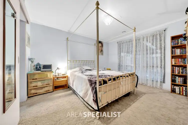 Fifth view of Homely house listing, 18 Eva Court, Hallam VIC 3803