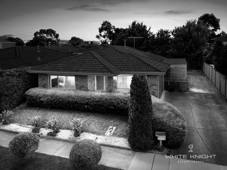 4 Tannaroo Crescent, Delahey VIC 3037