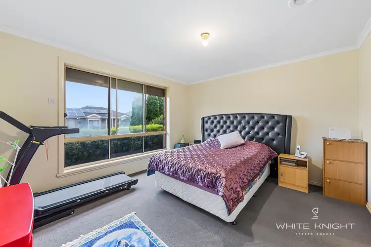 Fifth view of Homely house listing, 4 Tannaroo Crescent, Delahey VIC 3037
