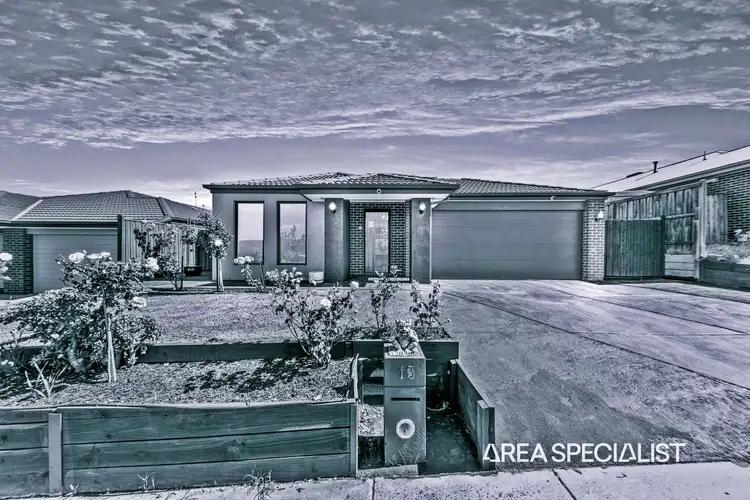 13 Mountford Rise, Pakenham VIC 3810