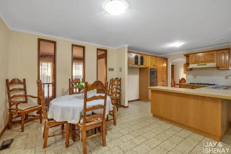 Fifth view of Homely house listing, 5 Gray Close, Endeavour Hills VIC 3802
