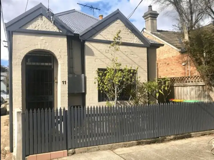 11 Philpott Street