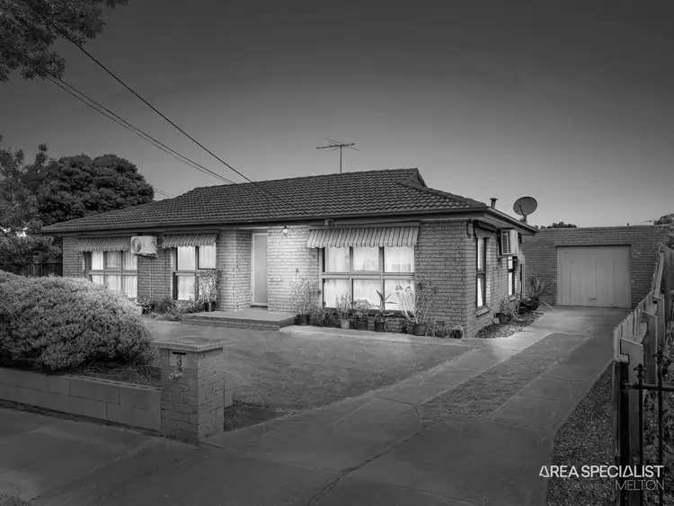Main view of Homely house listing, 3 Vasey Court, Melton South VIC 3338