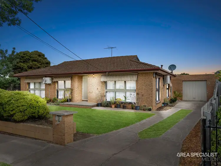 Second view of Homely house listing, 3 Vasey Court, Melton South VIC 3338