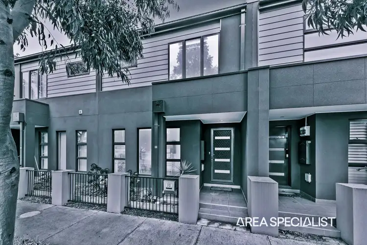 32 Armidale Drive, Pakenham VIC 3810