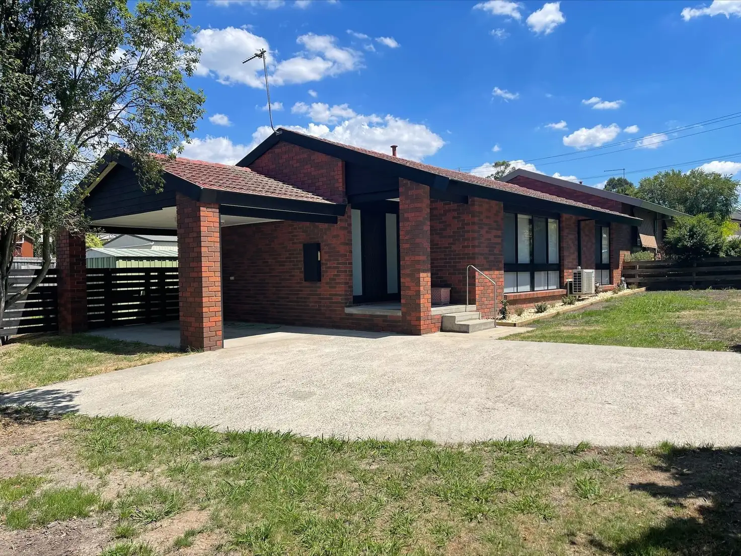 Main view of Homely unit listing, 2/2 Hyde Park Road, Traralgon VIC 3844