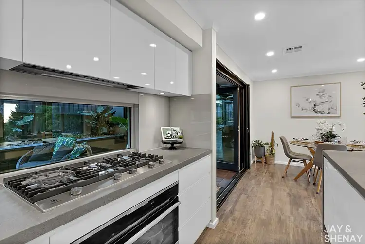 Fifth view of Homely house listing, 3 Paul Court, Endeavour Hills VIC 3802