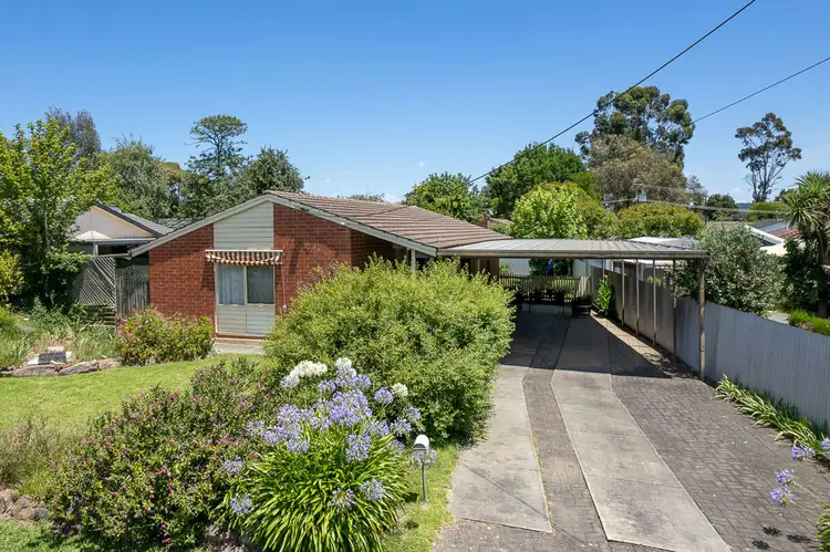 8 Deer Avenue, Mount Barker SA 5251