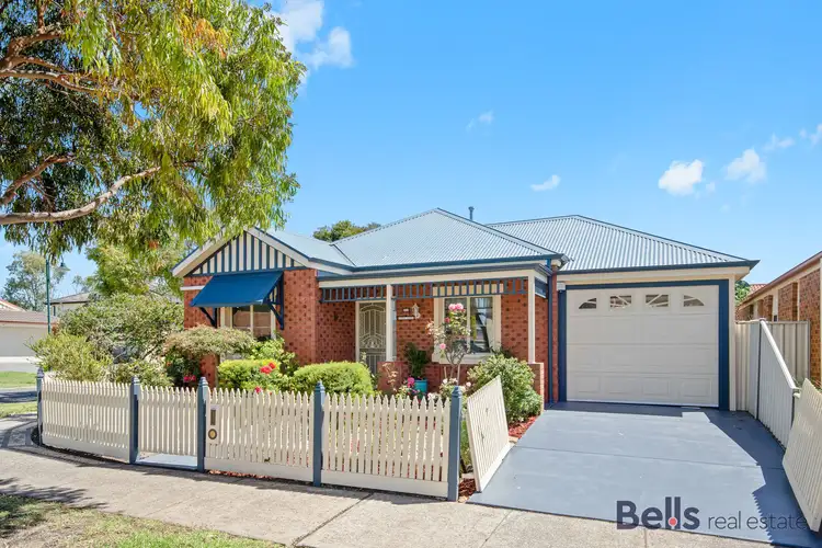 10 Millstream Way, Caroline Springs VIC 3023