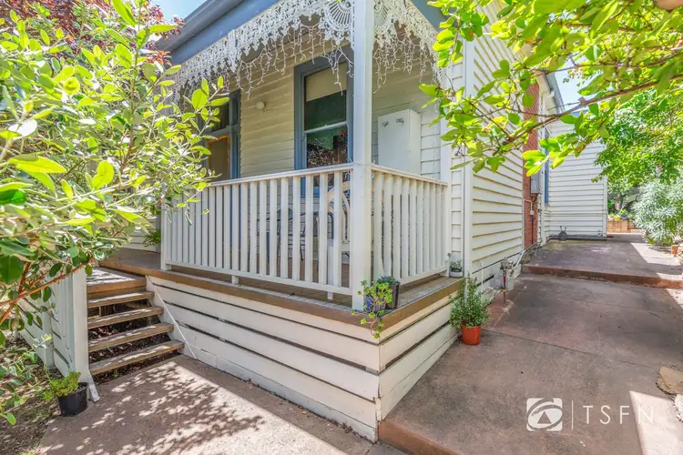 16 Black Street, Long Gully VIC 3550