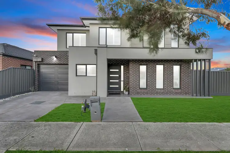 76 Mackellar Drive, Roxburgh Park VIC 3064