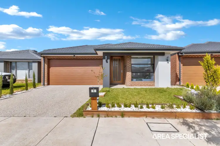 5 Glow Way, Clyde North VIC 3978