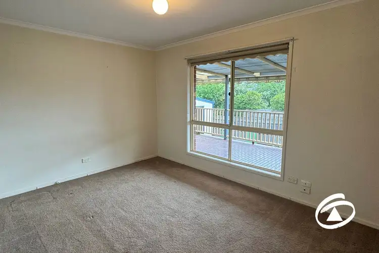 Fifth view of Homely house listing, 8 Aberdeen Heights, Pakenham VIC 3810