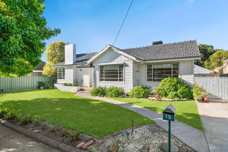 13 Theodore Street, Flora Hill VIC 3550