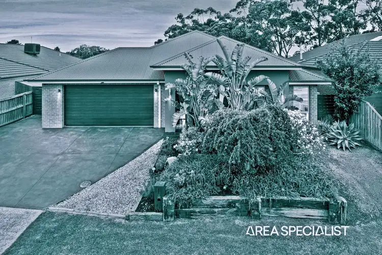 32 Arthur Phillip Drive, Pakenham VIC 3810