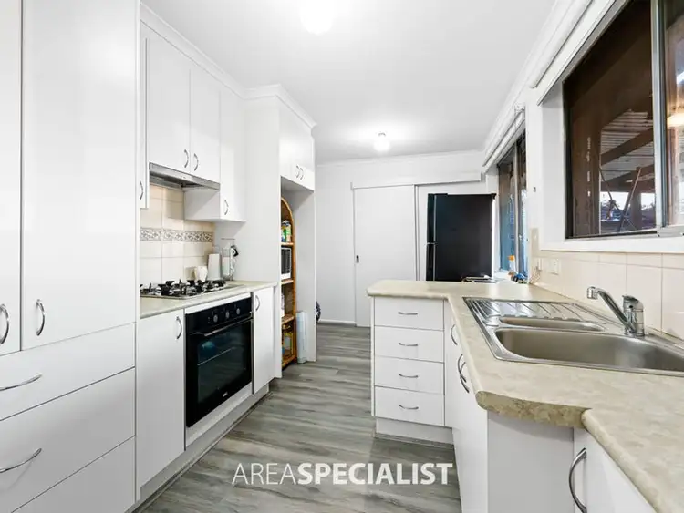 Fourth view of Homely unit listing, 1/1 Ardea Court, Endeavour Hills VIC 3802