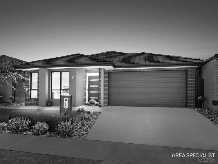 Main view of Homely house listing, 7 Esslemont Road, Thornhill Park VIC 3335
