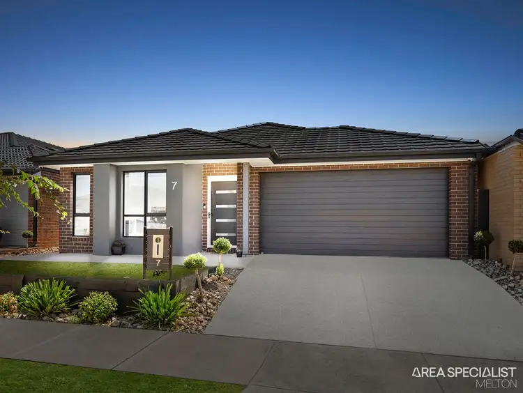 Second view of Homely house listing, 7 Esslemont Road, Thornhill Park VIC 3335