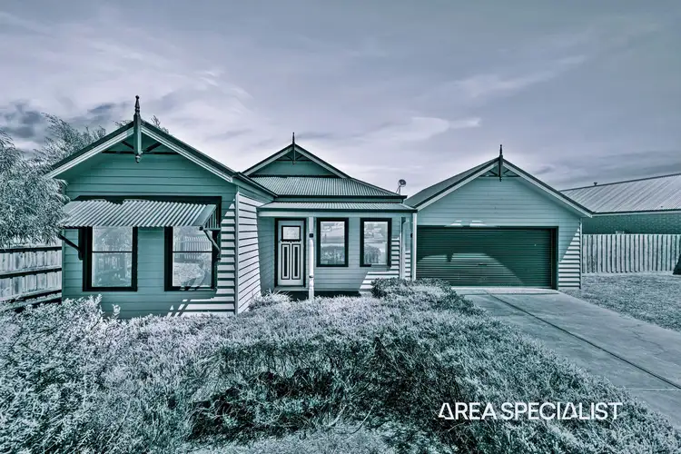 25 Clifford
Drive, Drouin VIC 3818