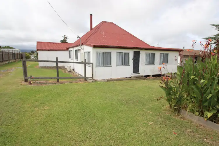 106 Cowper Street, Tenterfield NSW 2372