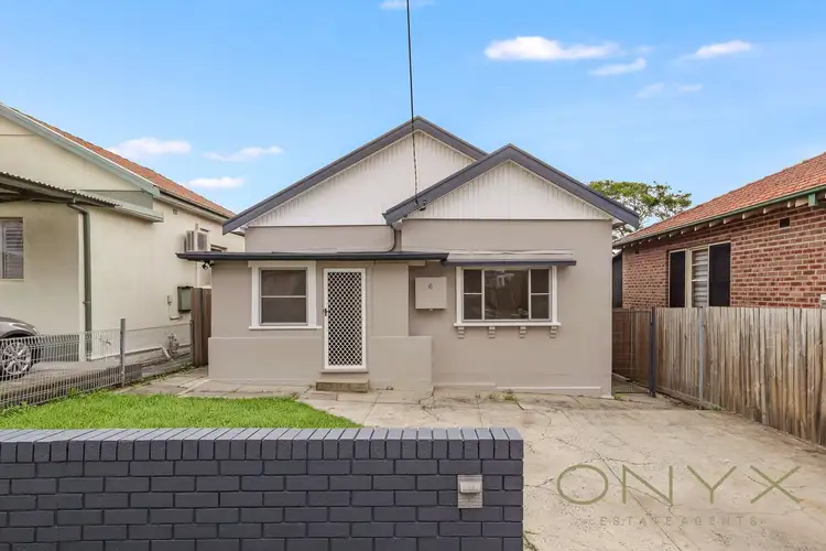 6 Canarys Road, Roselands NSW 2196